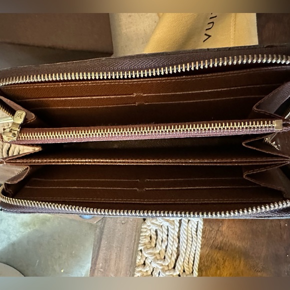 Louis Vuitton Zippy Monogram Wallet with Box, Dustbag, and Tags - Picture 6 of 10